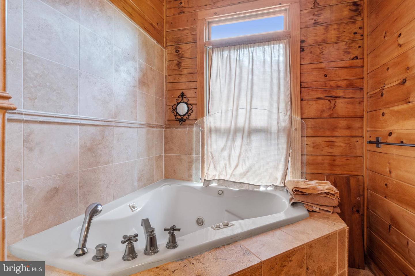 11501 Popes Head Rd Property Photo 24