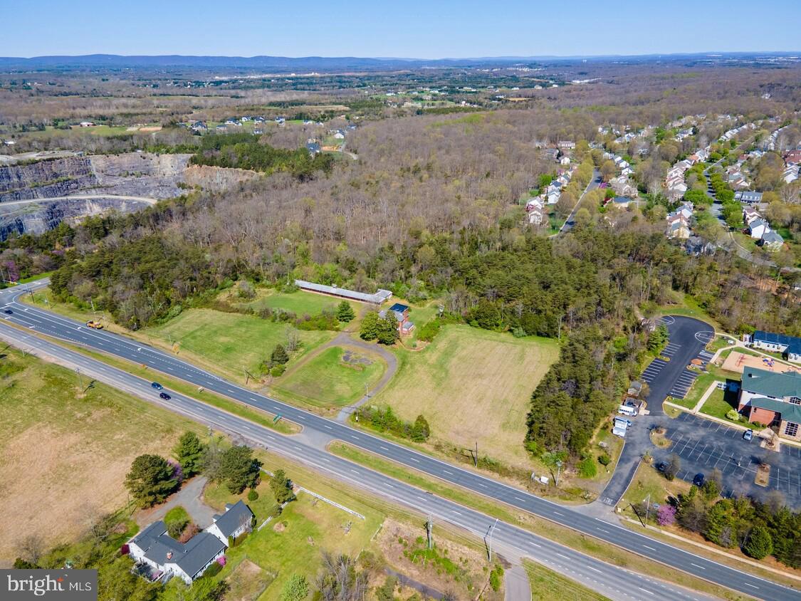 15500 Lee Hwy Property Photo 2
