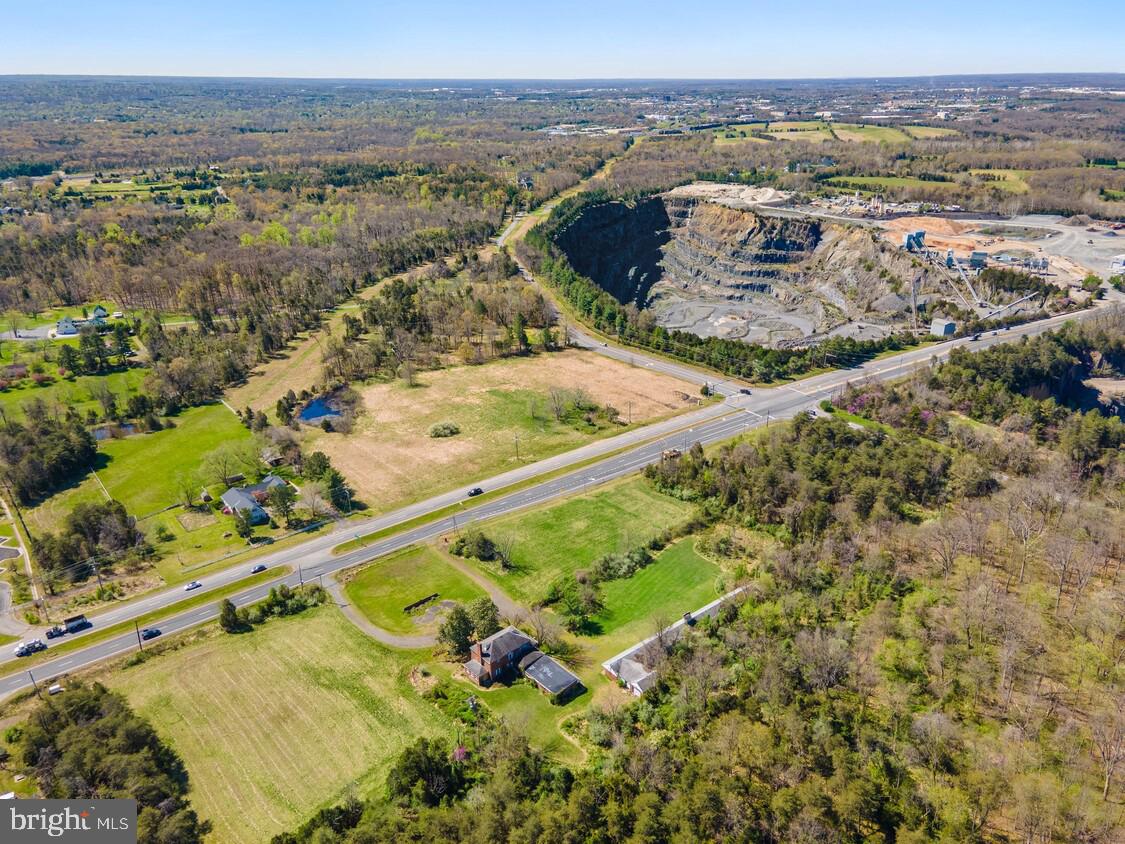 15500 Lee Hwy Property Photo 3