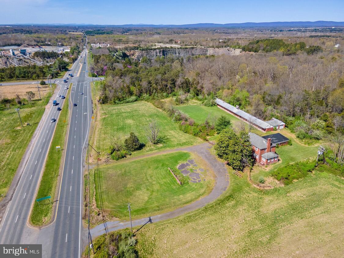 15500 Lee Hwy Property Photo 8