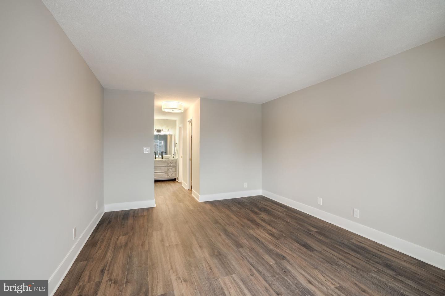 8370 Greensboro Dr #603 Property Photo 21