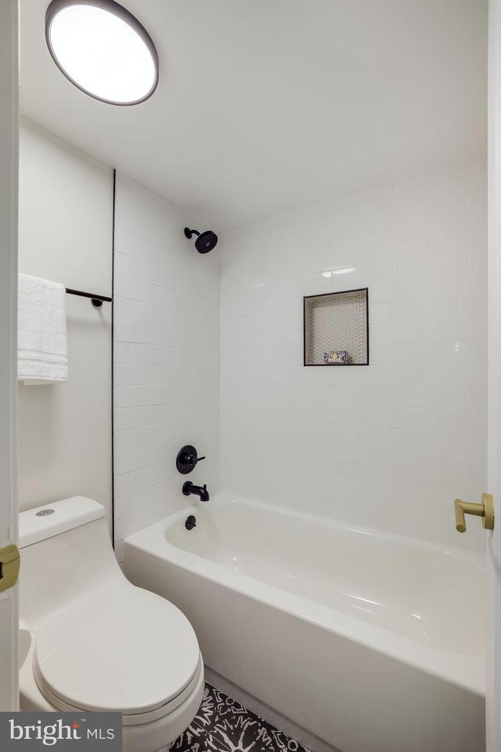 8370 Greensboro Dr #603 Property Photo 26