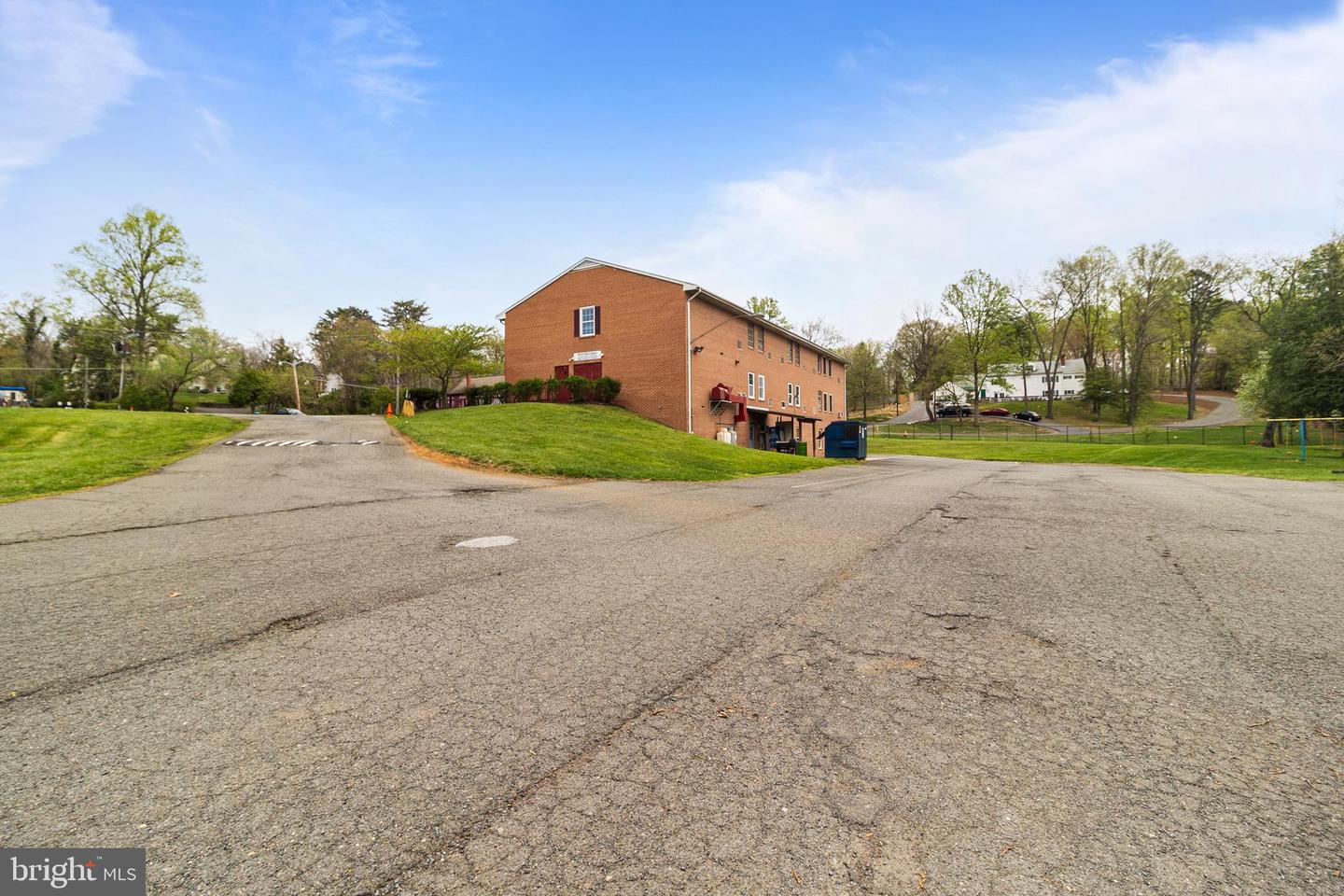 5001 Backlick Rd Property Photo 10