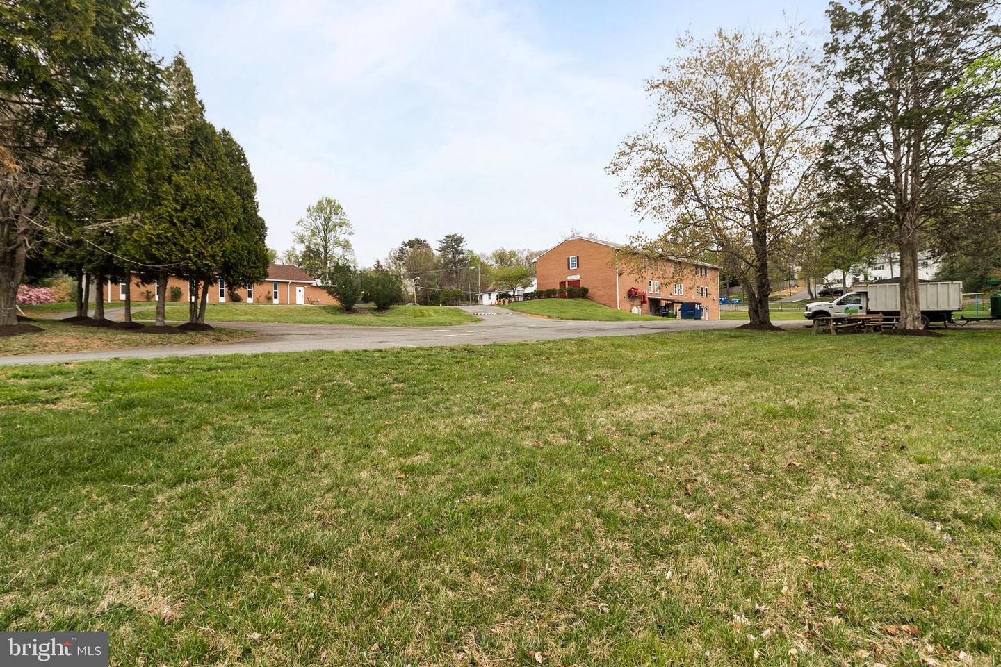 5001 Backlick Rd Property Photo 11