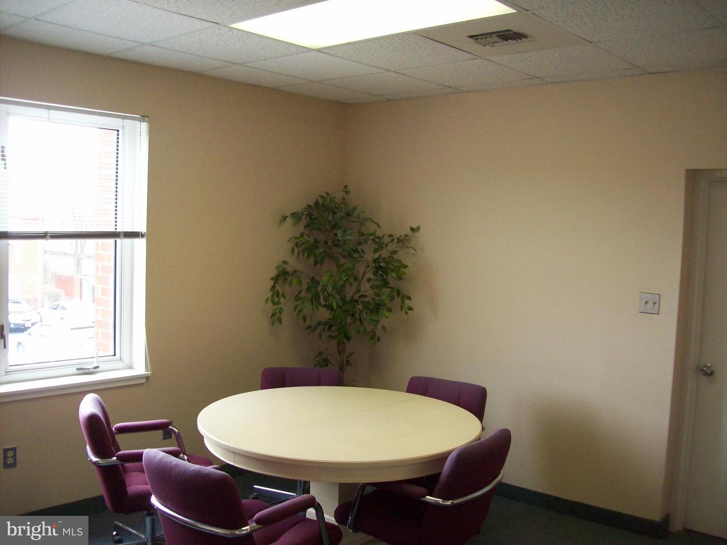 464 Herndon Pkwy #216 Property Photo 2