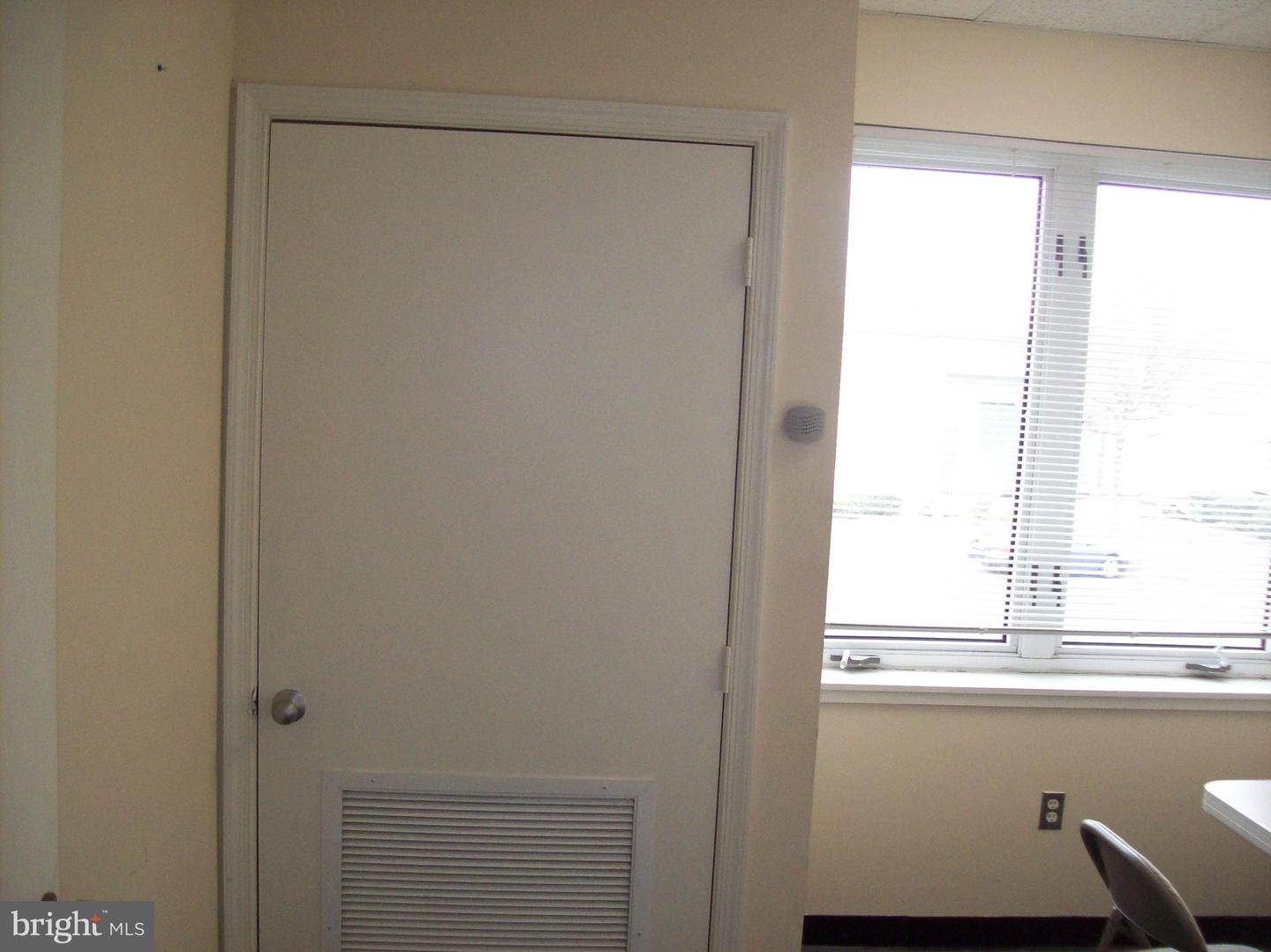 464 Herndon Pkwy #216 Property Photo 4