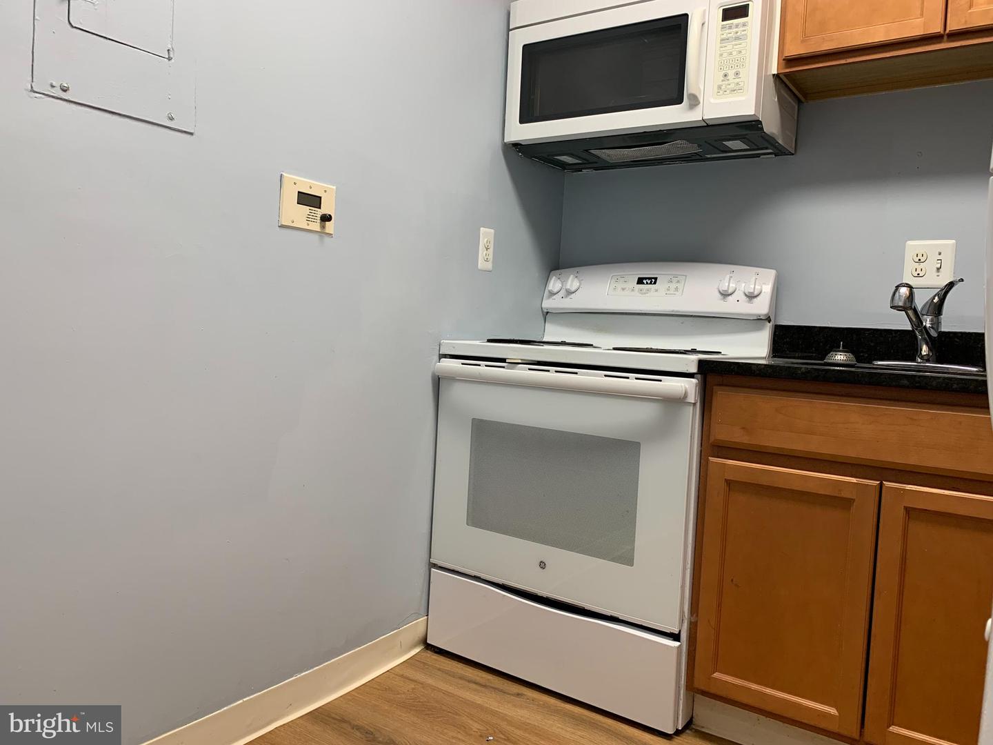 2059 Huntington Ave #808 Property Photo 5