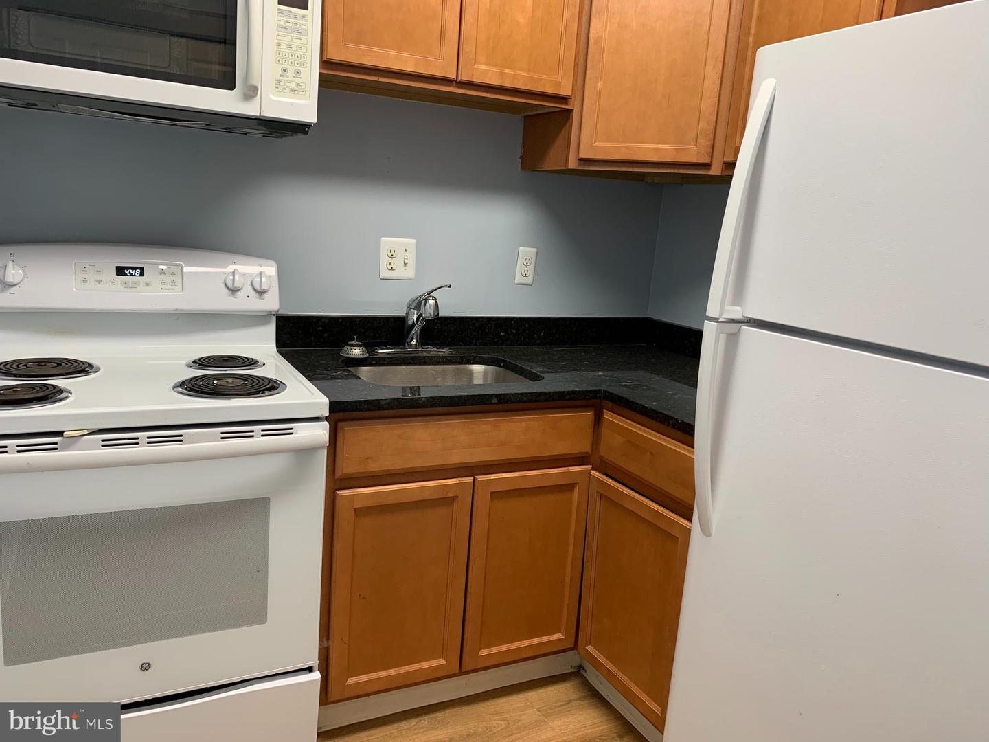 2059 Huntington Ave #808 Property Photo 6