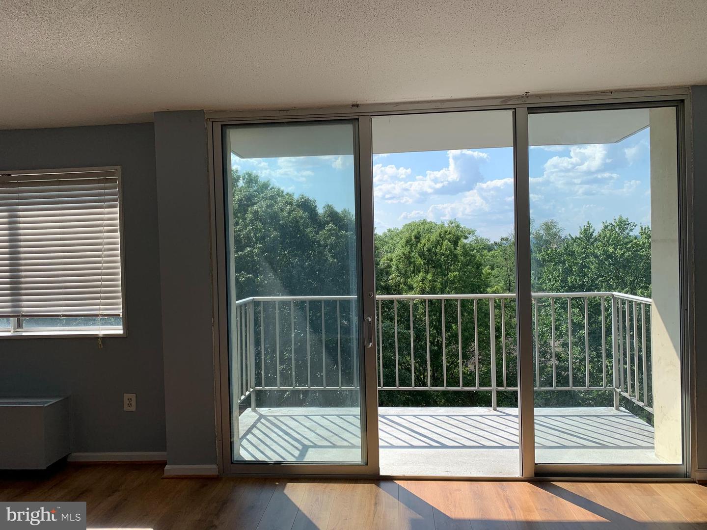 2059 Huntington Ave #808 Property Photo 8