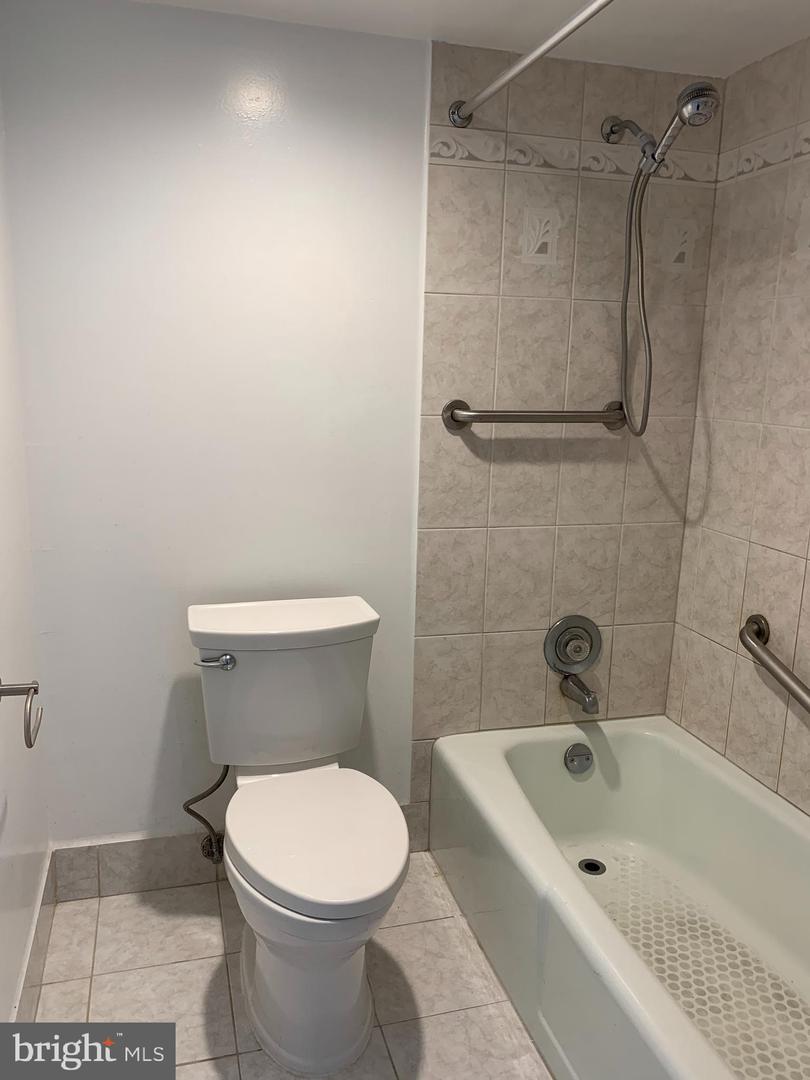 2059 Huntington Ave #808 Property Photo 14