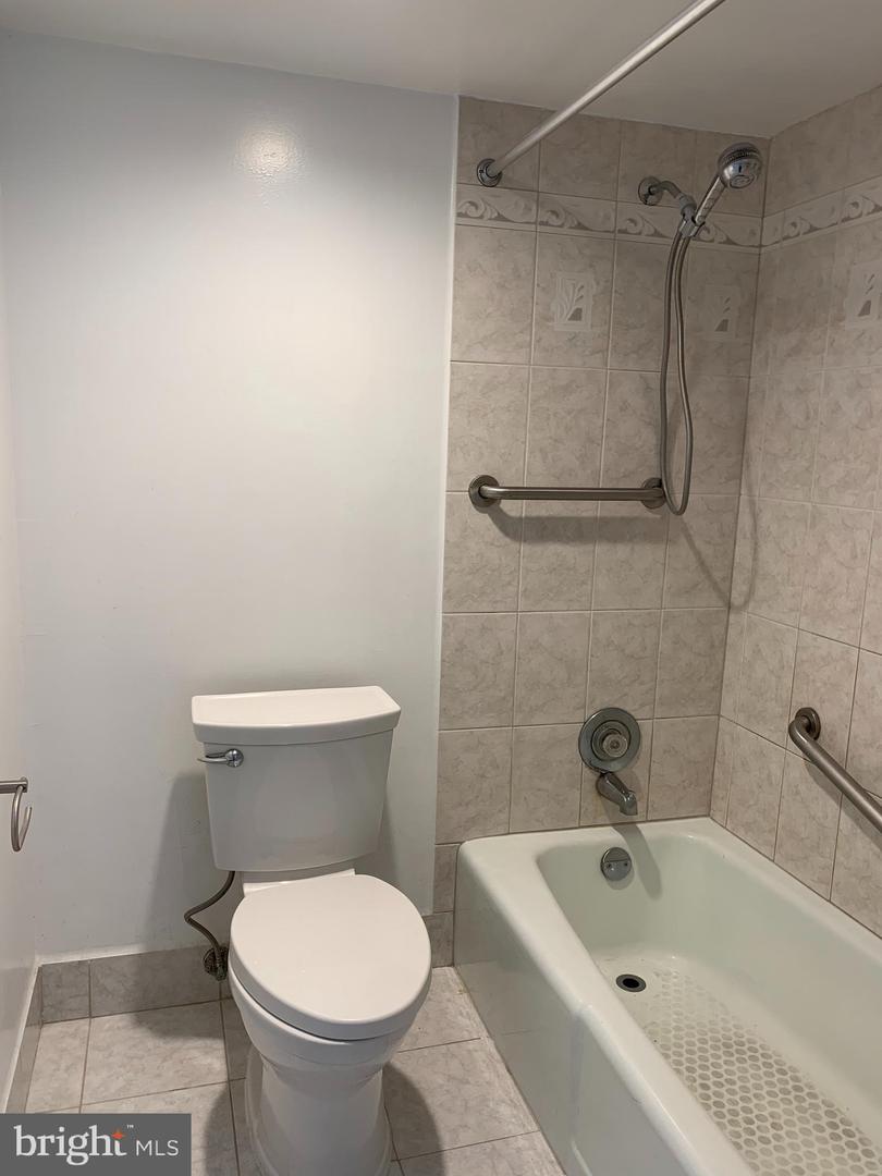 2059 Huntington Ave #808 Property Photo 15