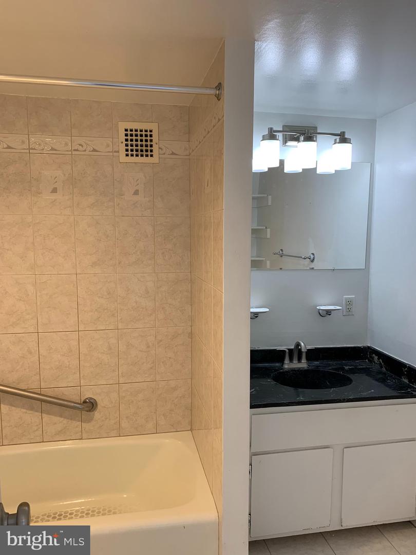 2059 Huntington Ave #808 Property Photo 16
