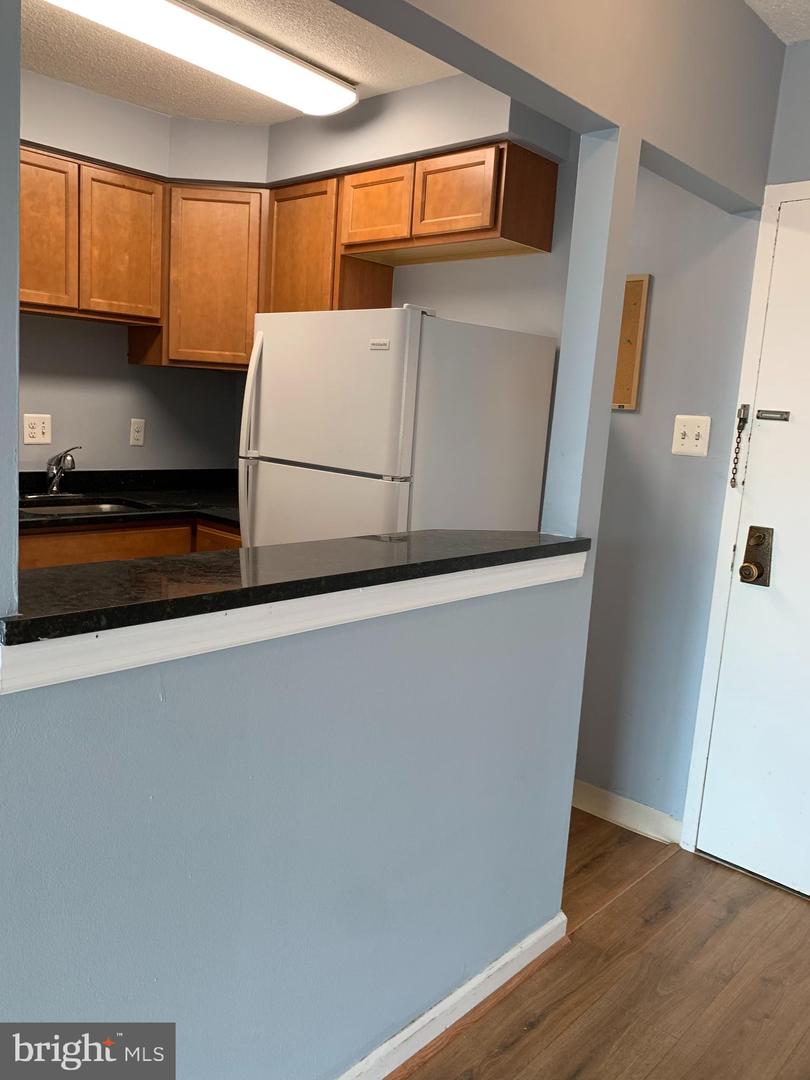 2059 Huntington Ave #808 Property Photo 27
