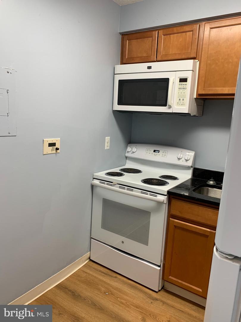 2059 Huntington Ave #808 Property Photo 30