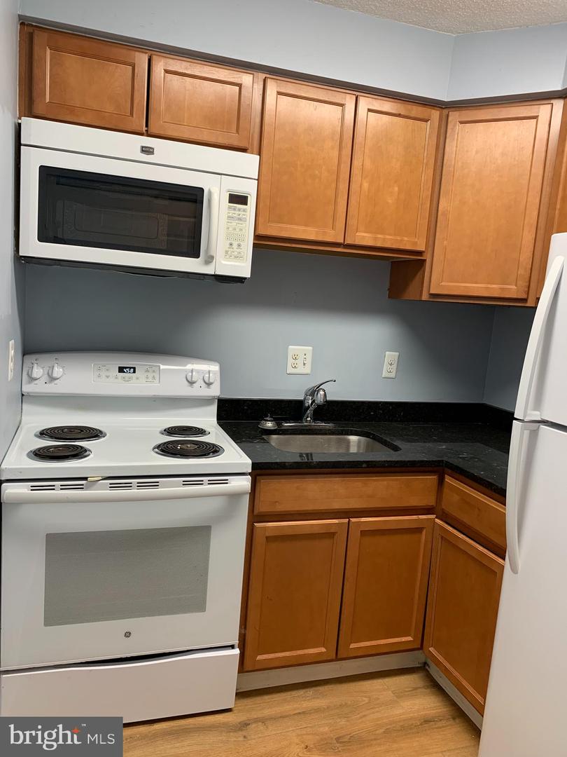 2059 Huntington Ave #808 Property Photo 32