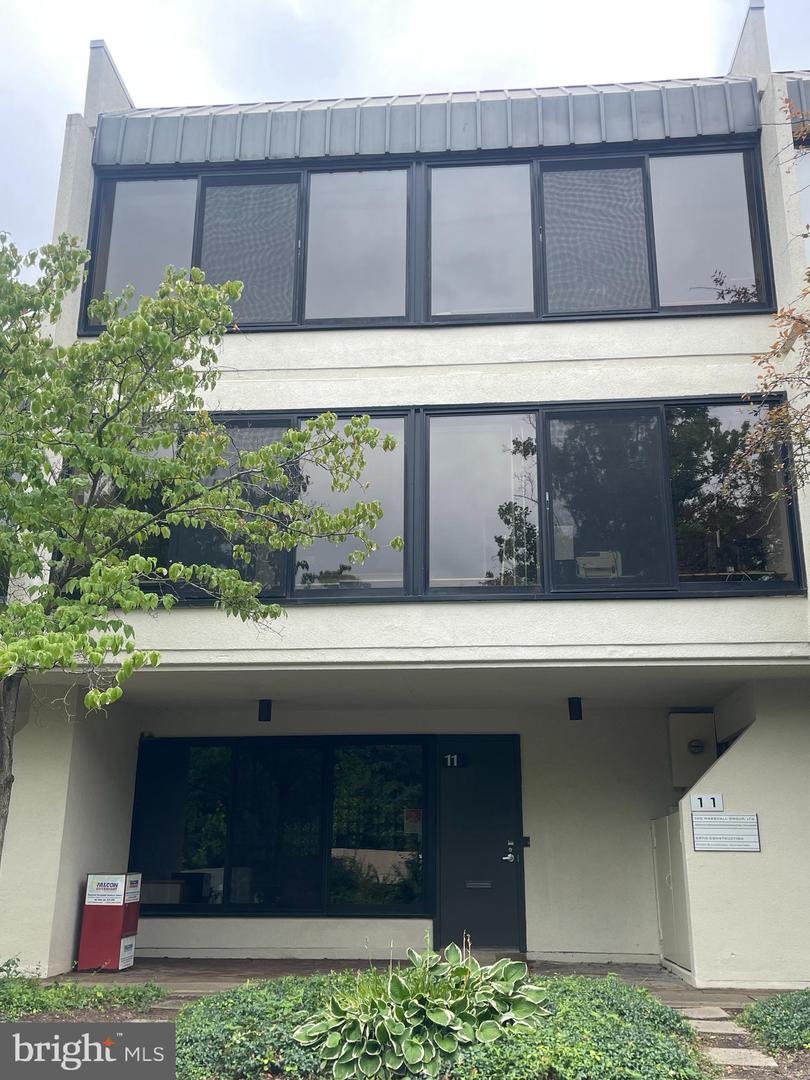 11250 Roger Bacon Dr #11 Property Photo