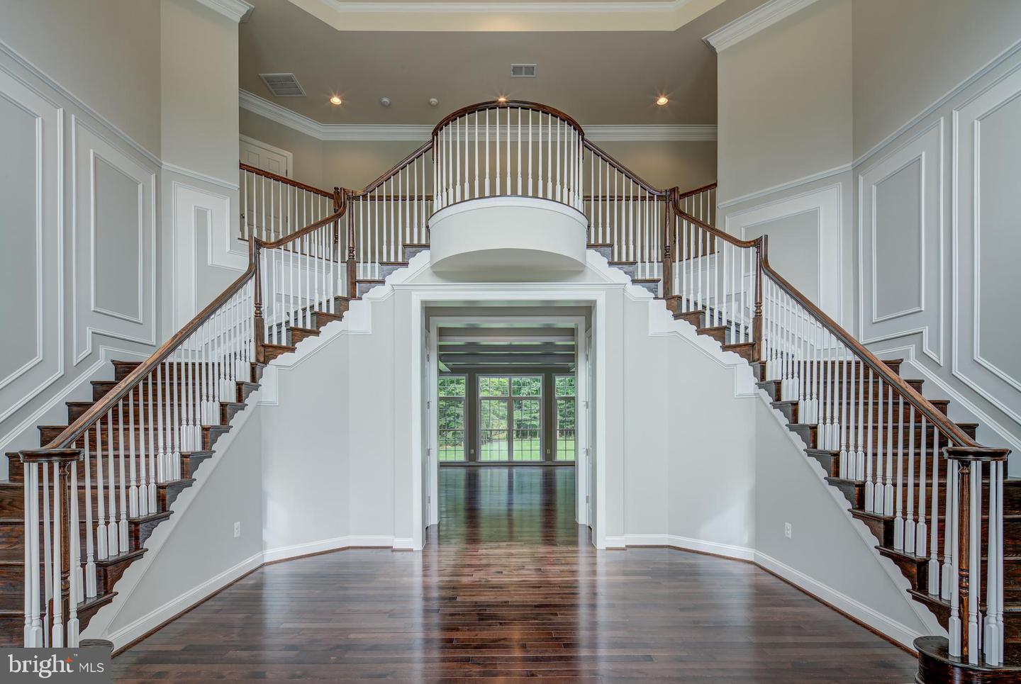 4610 Fairfax Manor Ct Property Photo 2