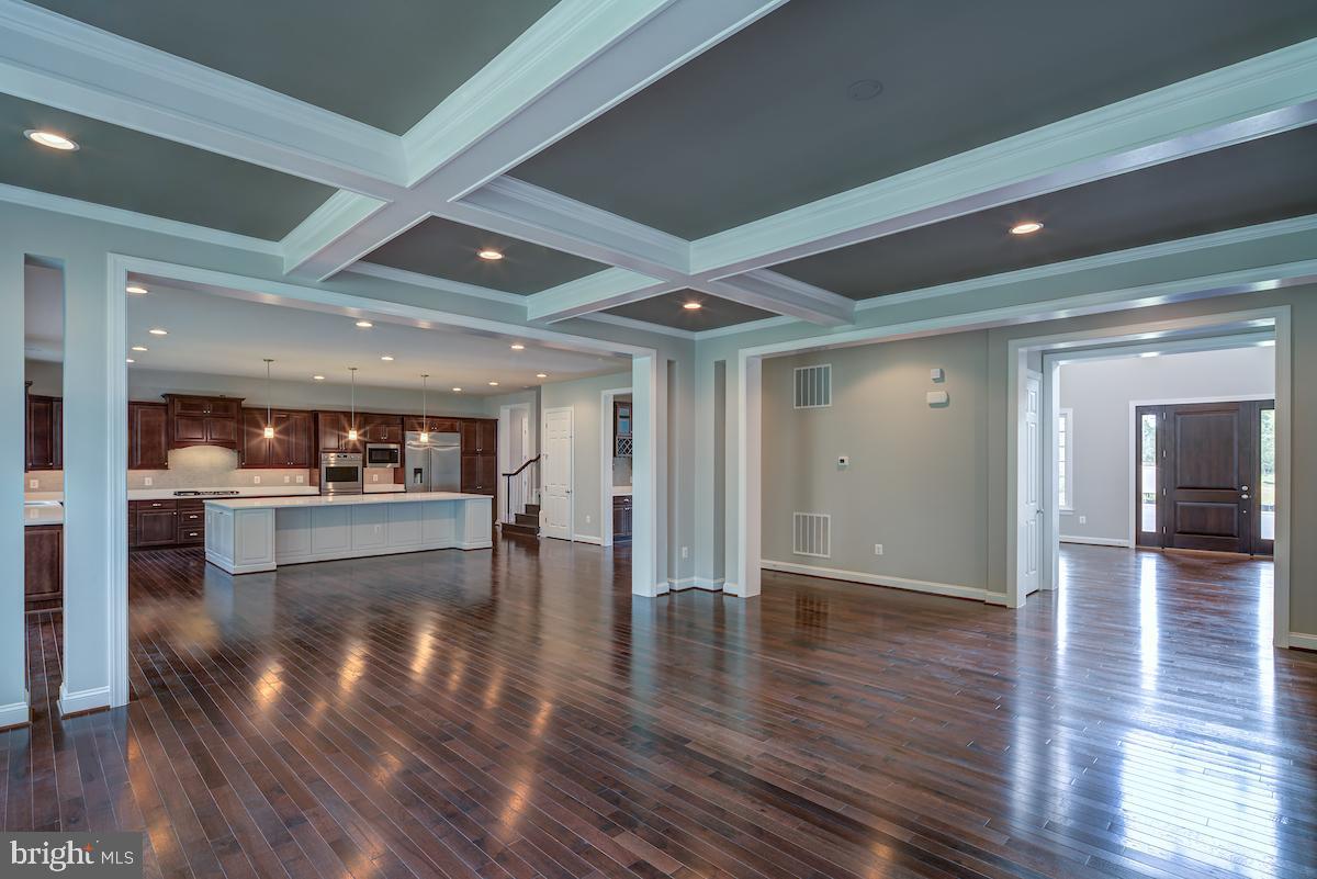 4622 Fairfax Manor Property Photo 3