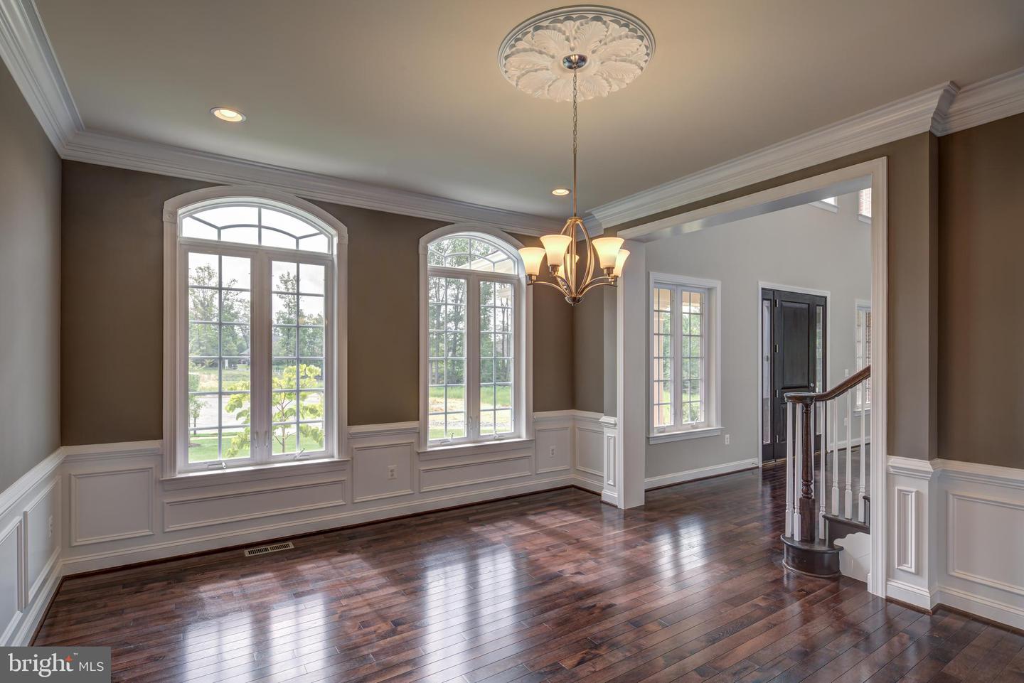 4622 Fairfax Manor Property Photo 6