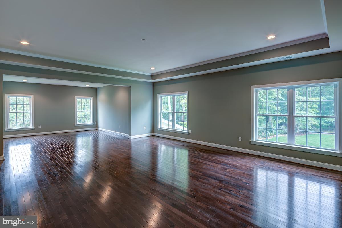 4622 Fairfax Manor Property Photo 7