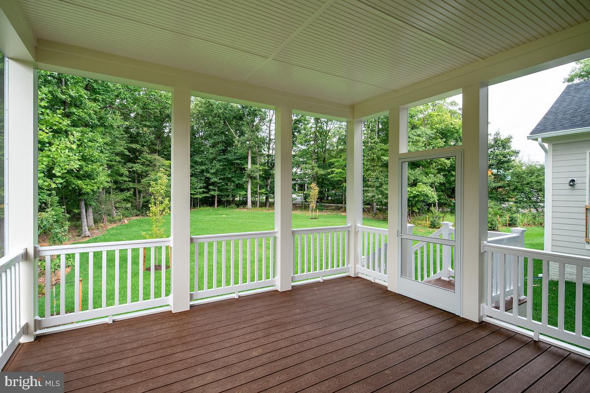 4622 Fairfax Manor Property Photo 8