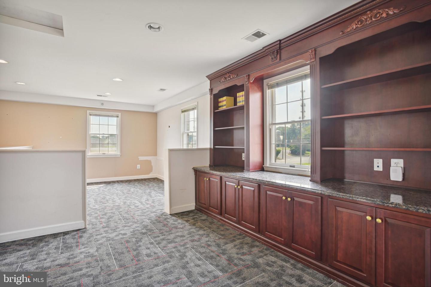 731 Walker Rd #a2-b2 Property Photo 3