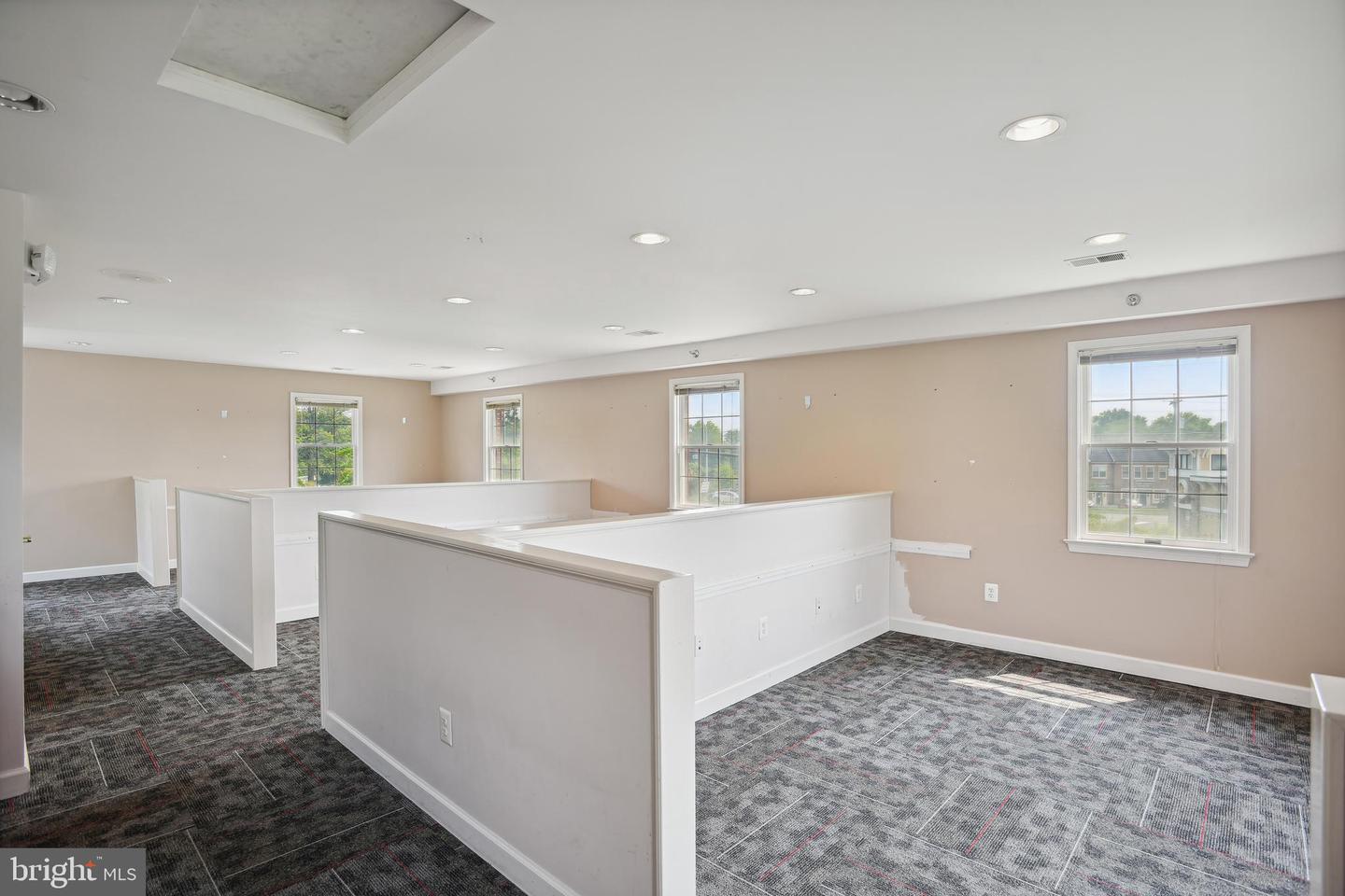 731 Walker Rd #a2-b2 Property Photo 5