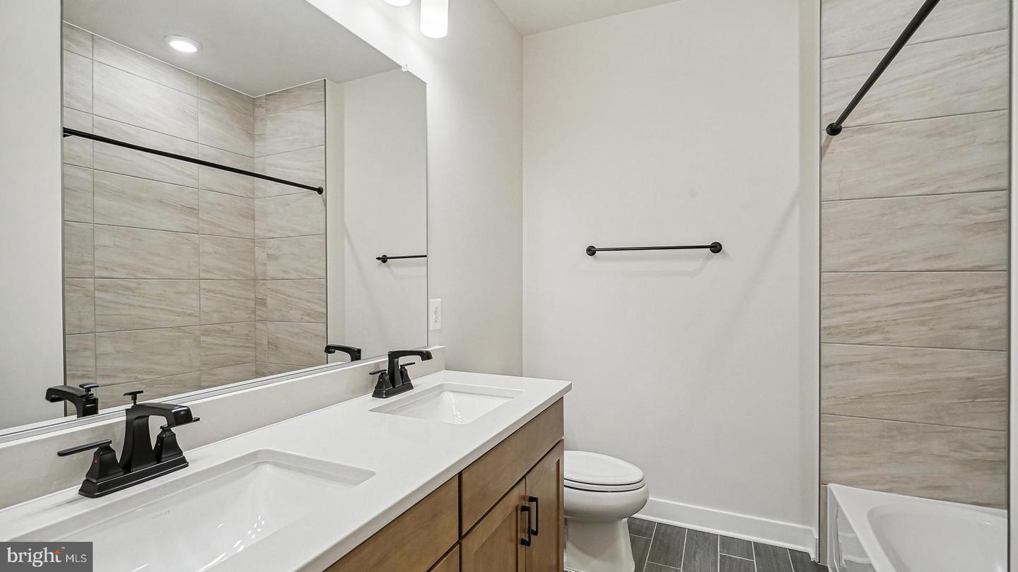 10568 Red Oak St Property Photo 12