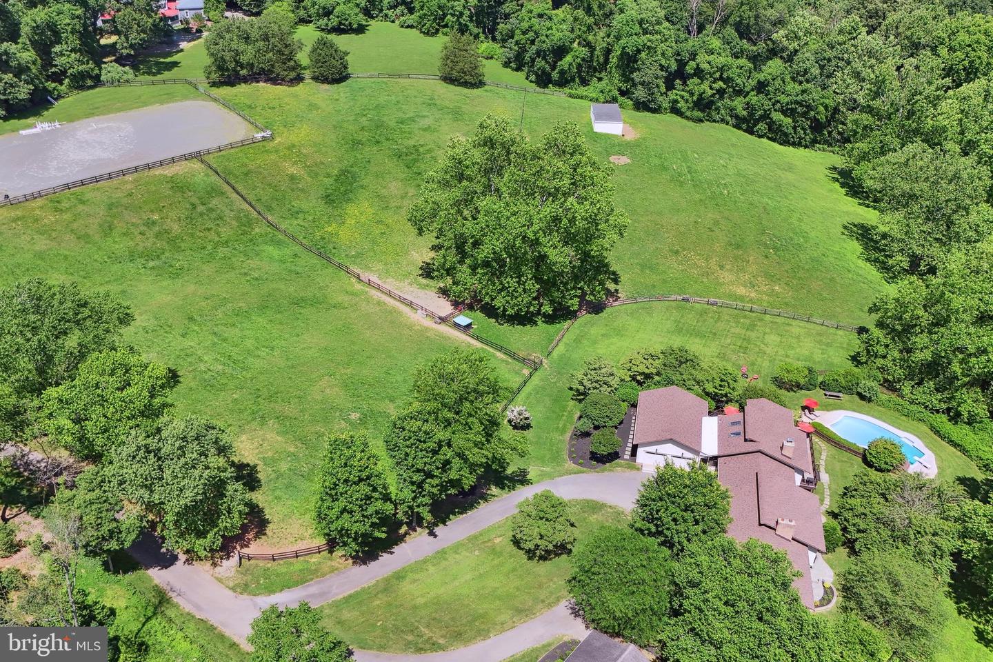 9341 Cornwell Farm Dr Property Photo 7