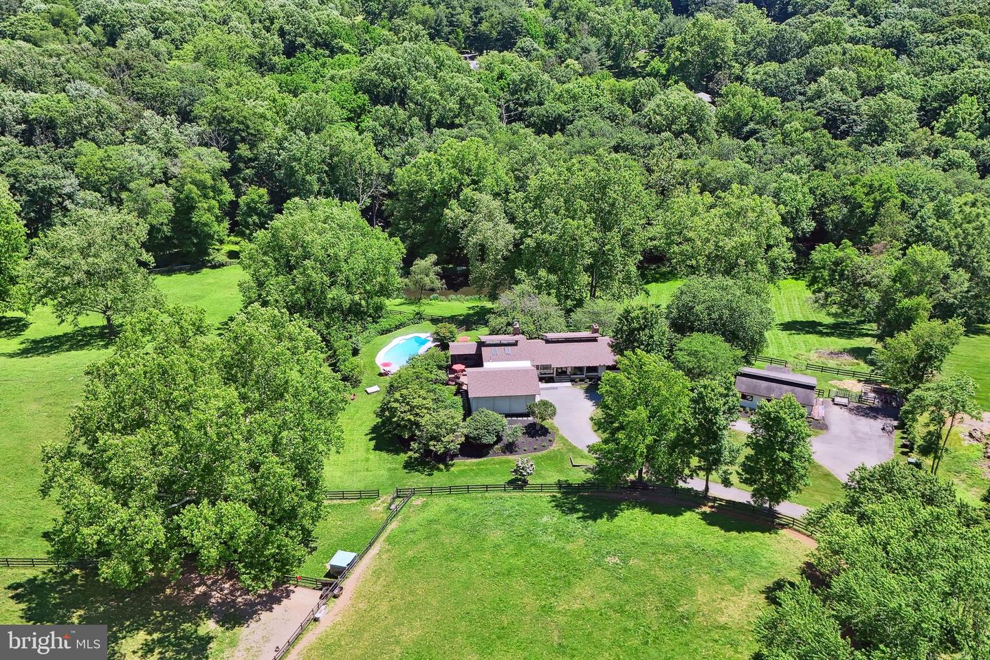 9341 Cornwell Farm Dr Property Photo 9