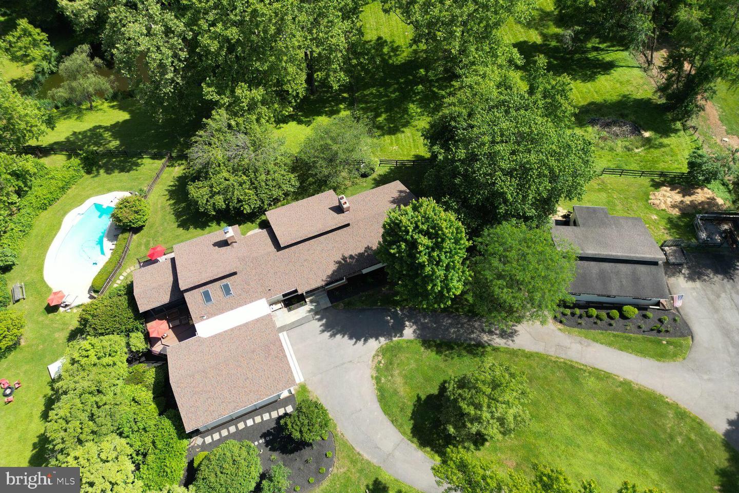 9341 Cornwell Farm Dr Property Photo 10
