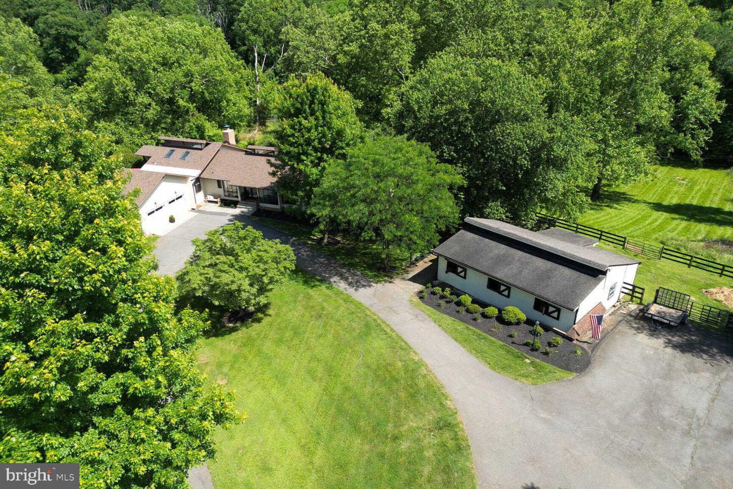 9341 Cornwell Farm Dr Property Photo 11