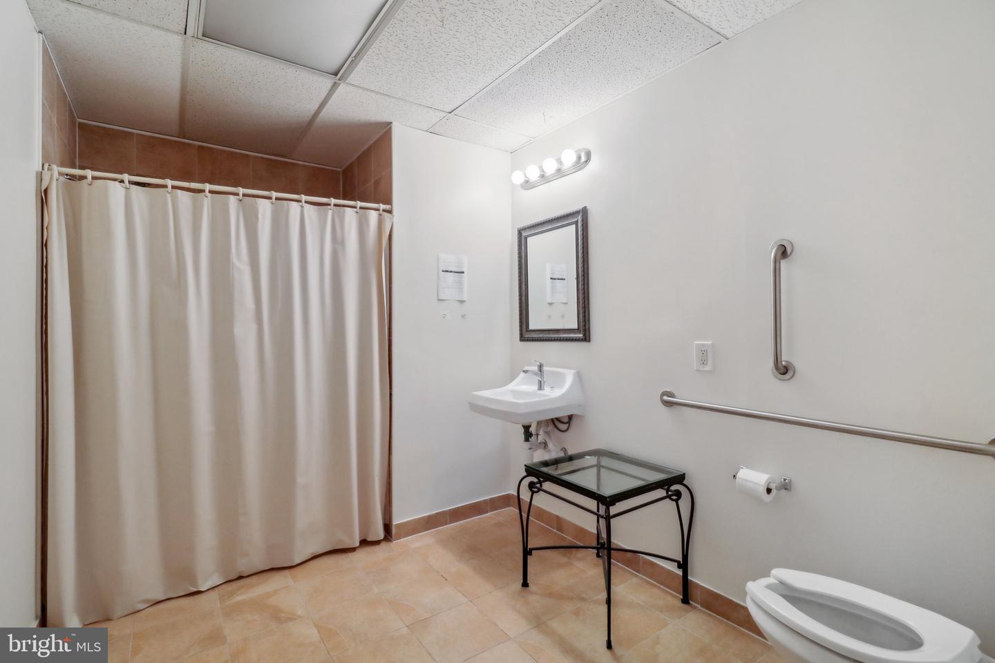 2235 Cedar Ln #201 Property Photo 28