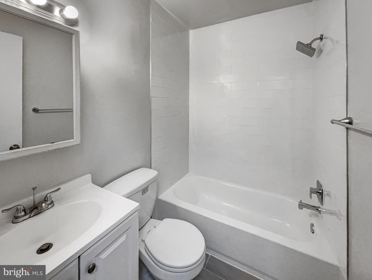 14849 Leicester Ct Property Photo 7