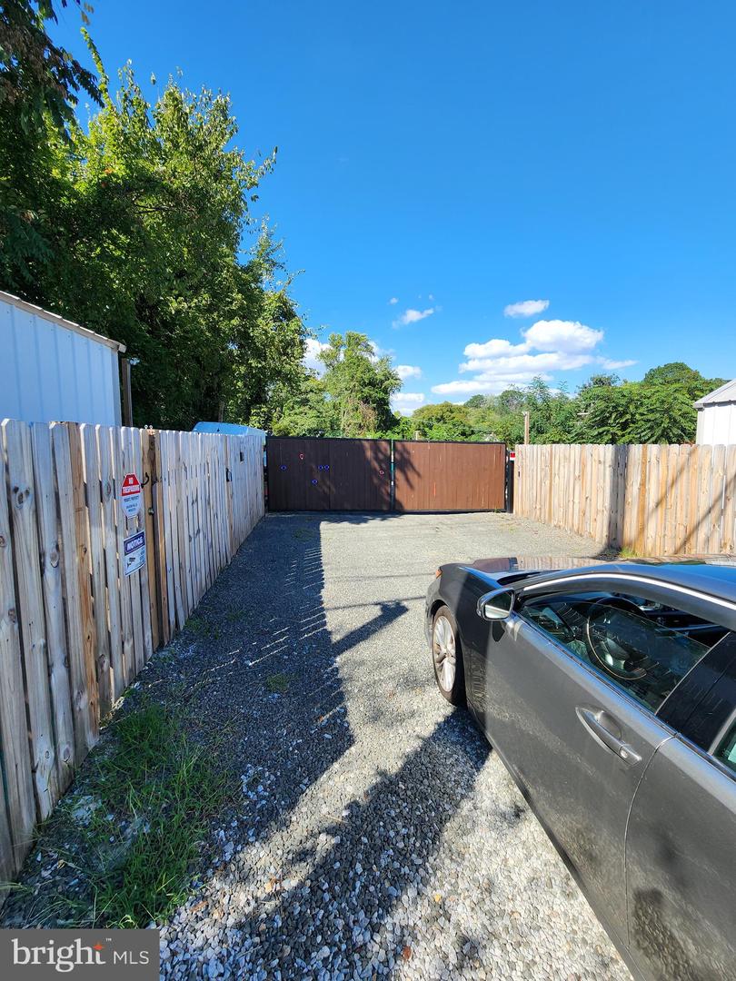 6150 Richmond Hwy Property Photo 1