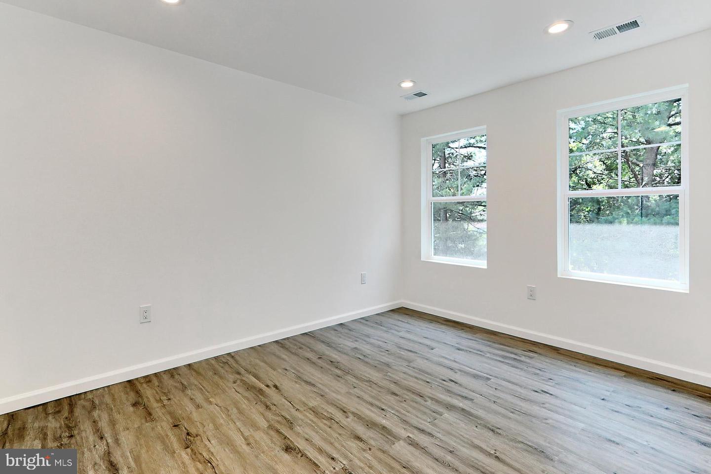 6400 Wayles St Property Photo 37