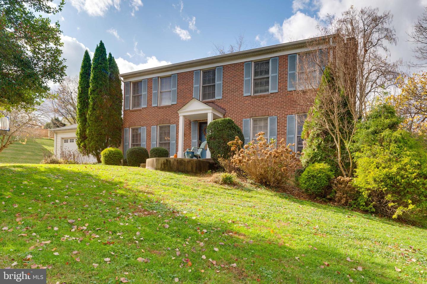 9723 Counsellor Dr Property Photo 3