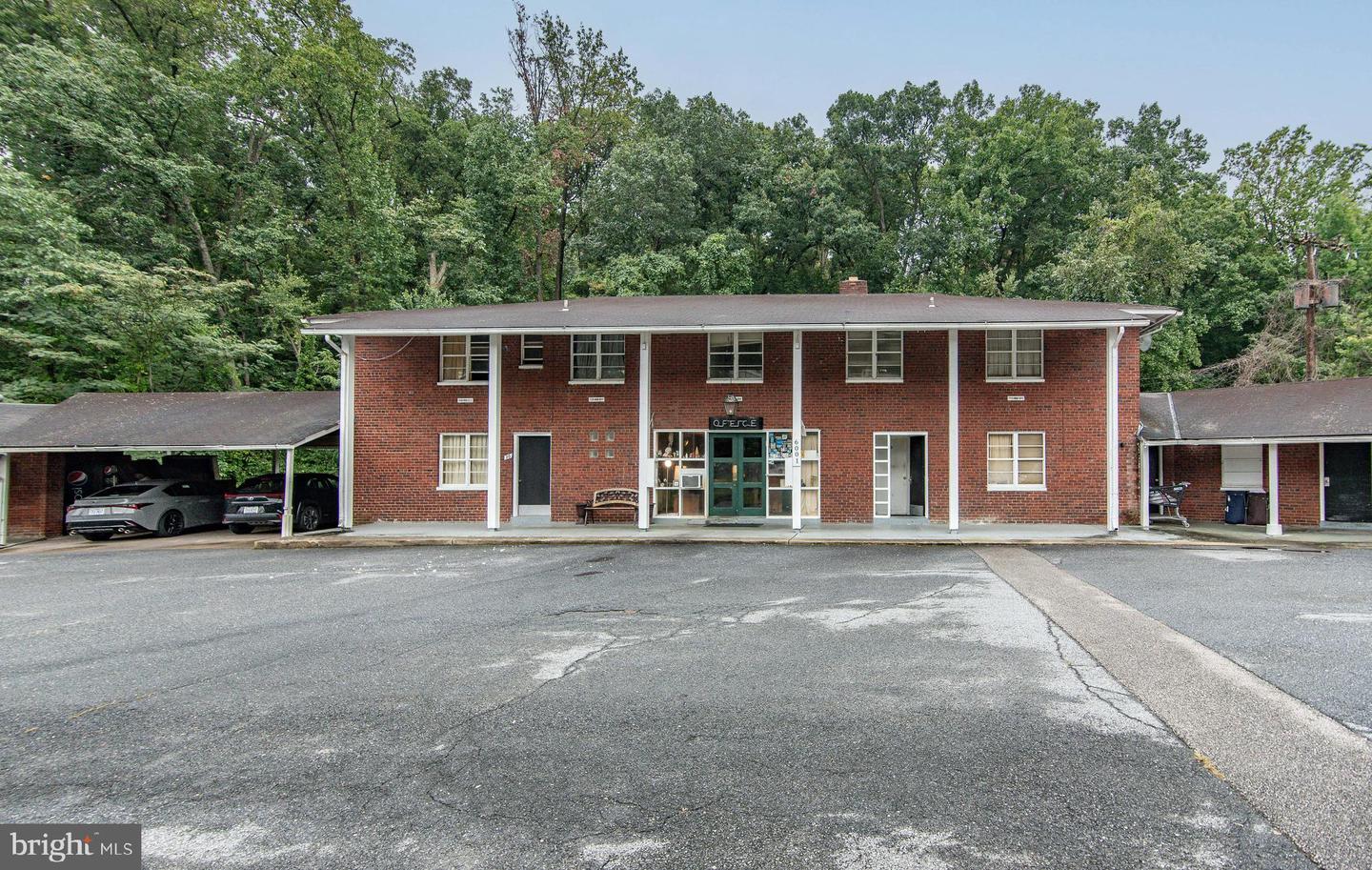 6001 Richmond Hwy Property Photo 1