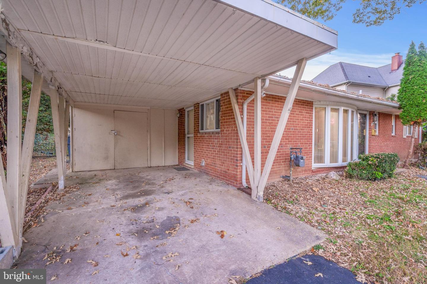 7406 Axton St Property Photo 49