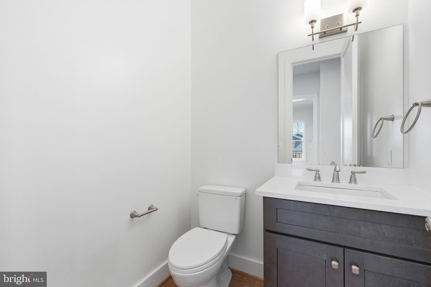 7631 Lisle Ave Property Photo 28