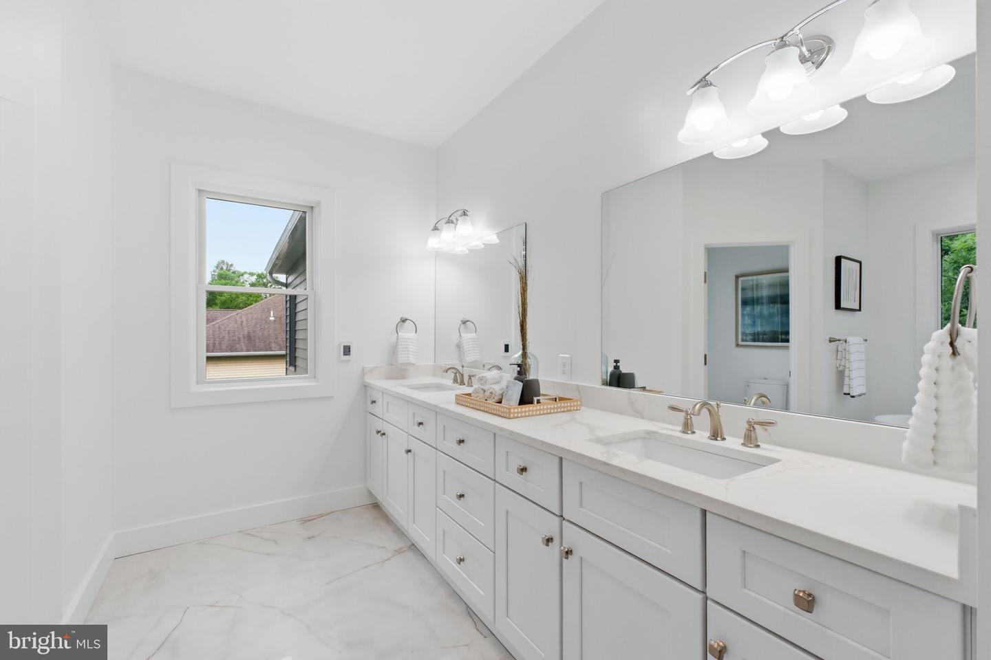 7631 Lisle Ave Property Photo 34