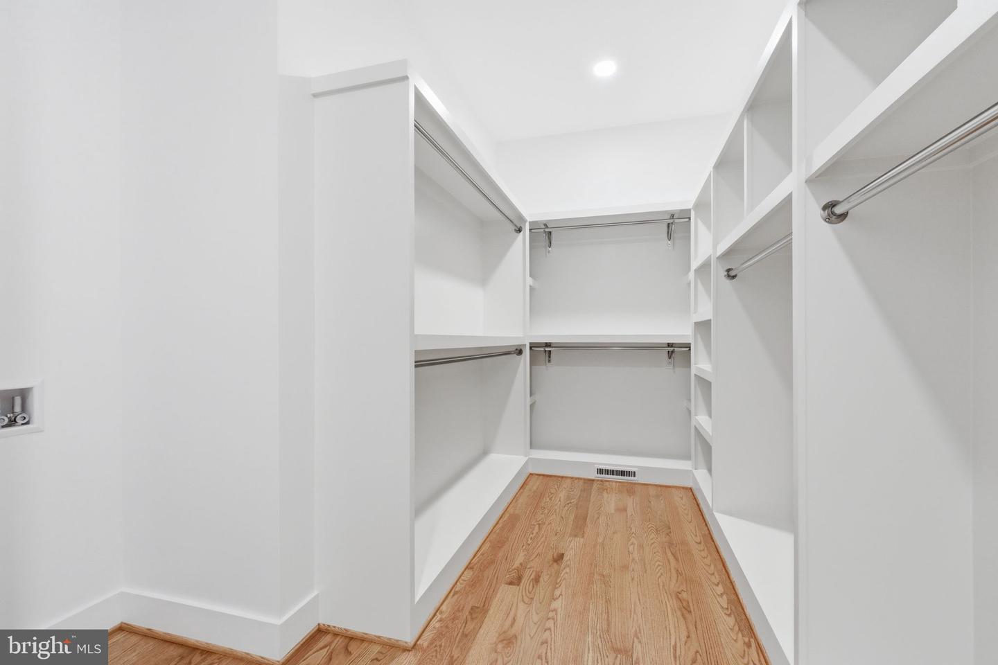 7631 Lisle Ave Property Photo 40