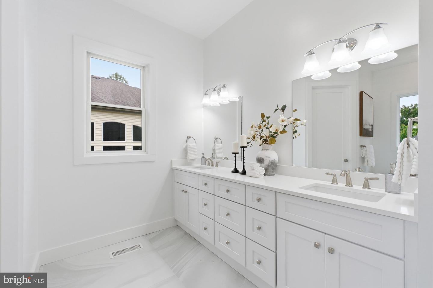 7631 Lisle Ave Property Photo 43