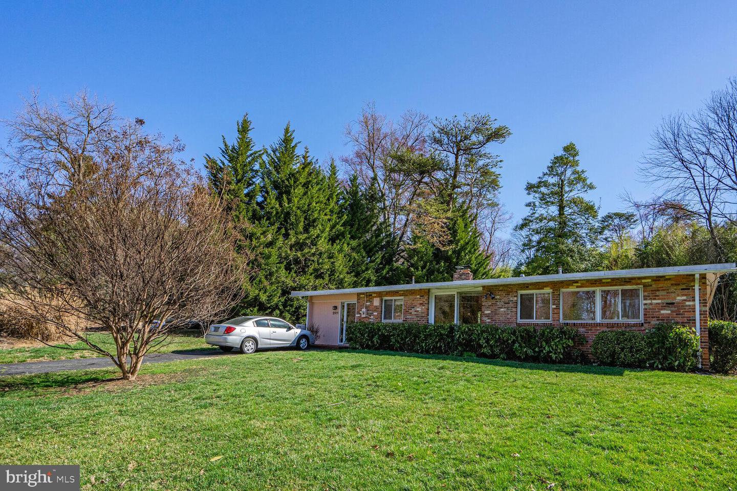 2911 Pine Spring Rd Property Photo