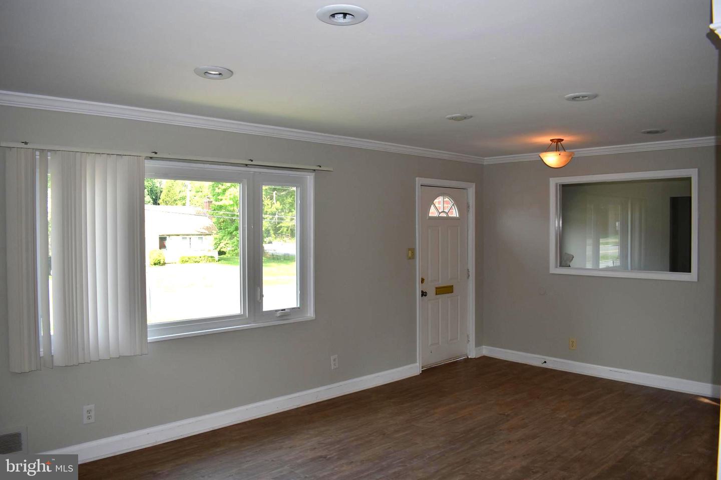 4119 Chatelain Rd Property Photo 2
