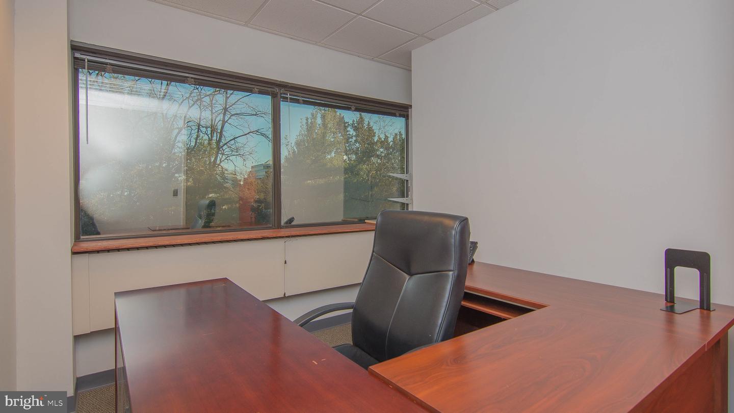 8230 Boone Blvd #350 Property Photo 19
