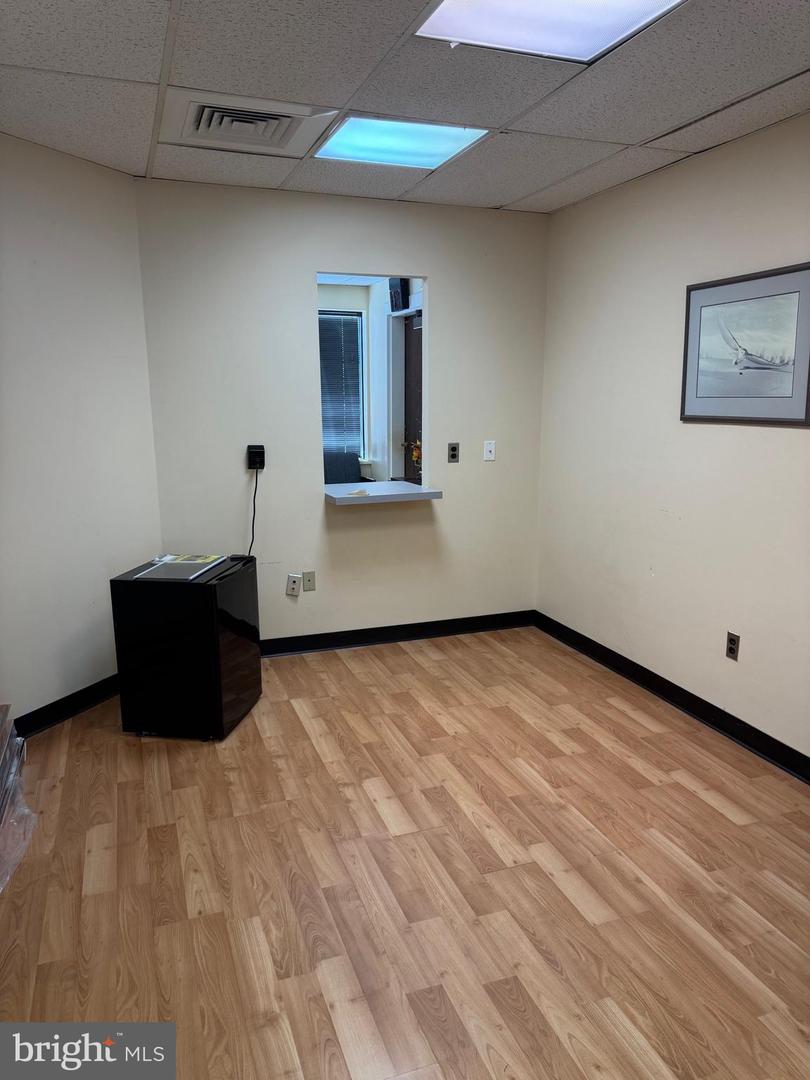 11862 Sunrise Valley Dr #101 Property Photo 6
