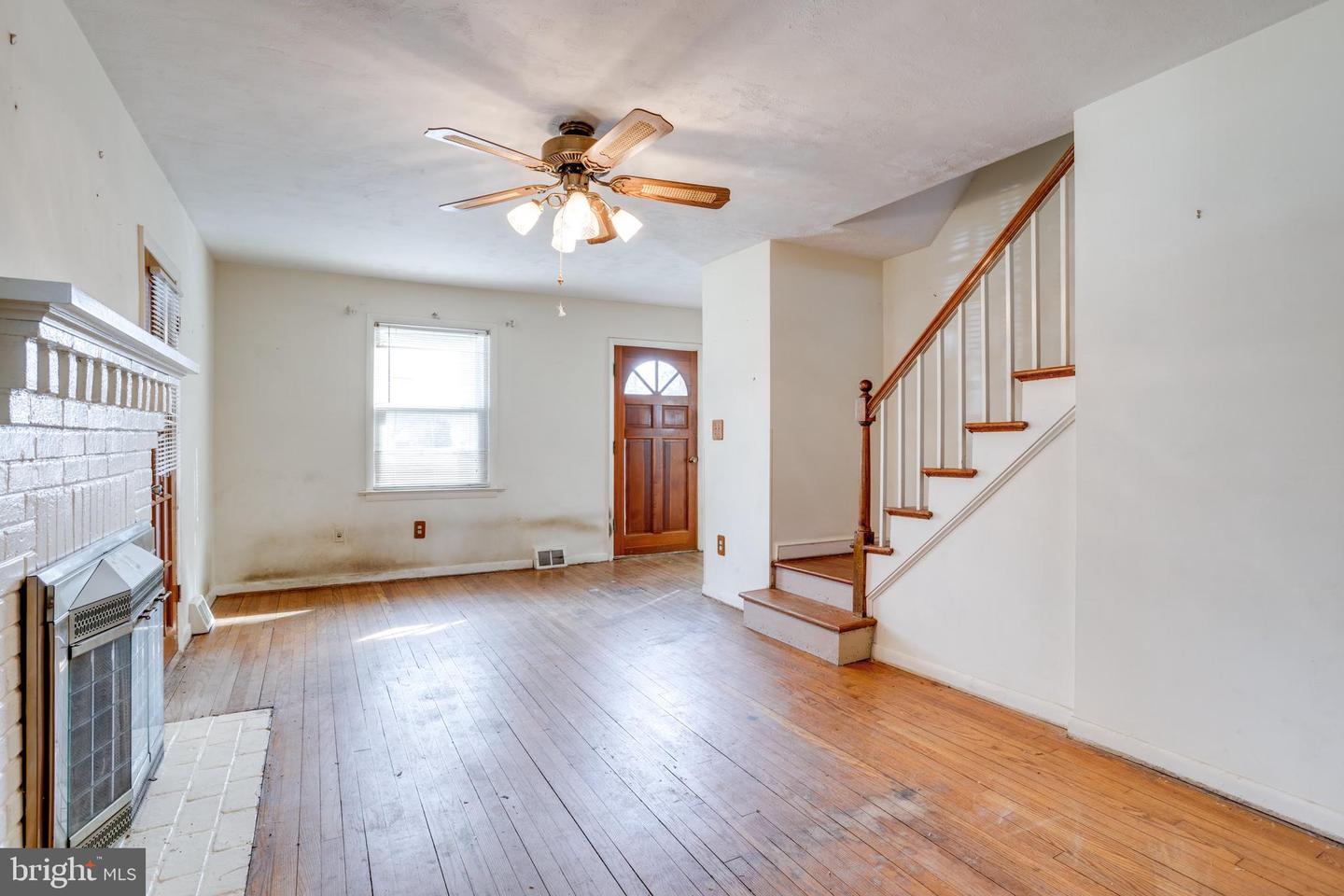 4116 Main St Property Photo 4