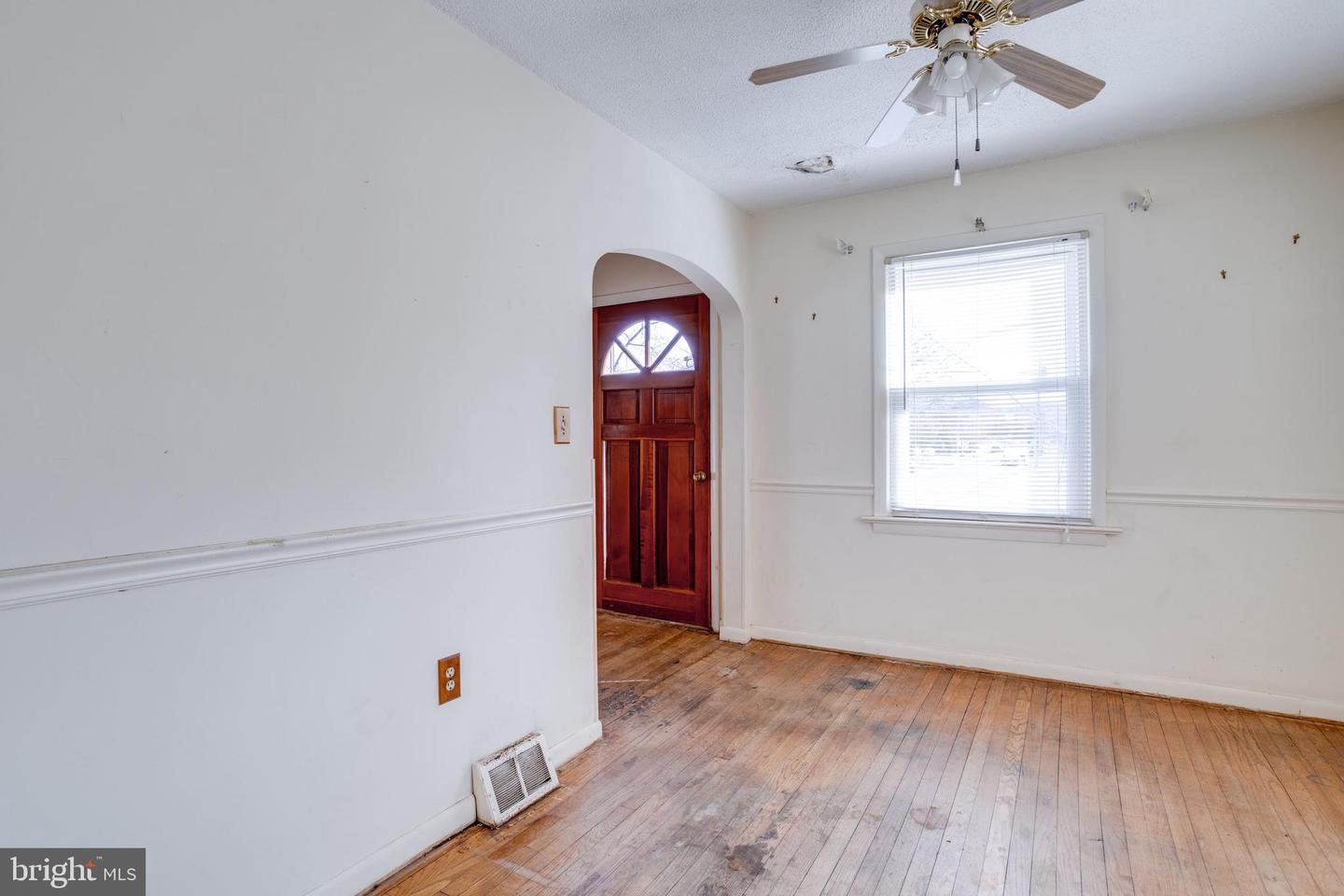 4116 Main St Property Photo 7