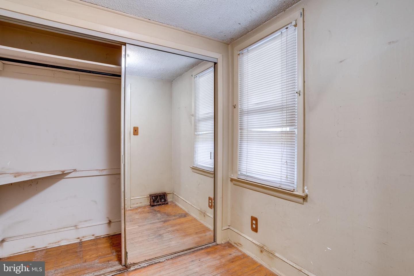 4116 Main St Property Photo 11